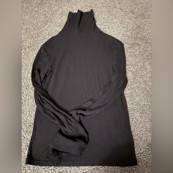 LOFT Size Small Tee Lot- Black (2), Neon Green, Neon Pink, Light Blue - Picture 12 of 13